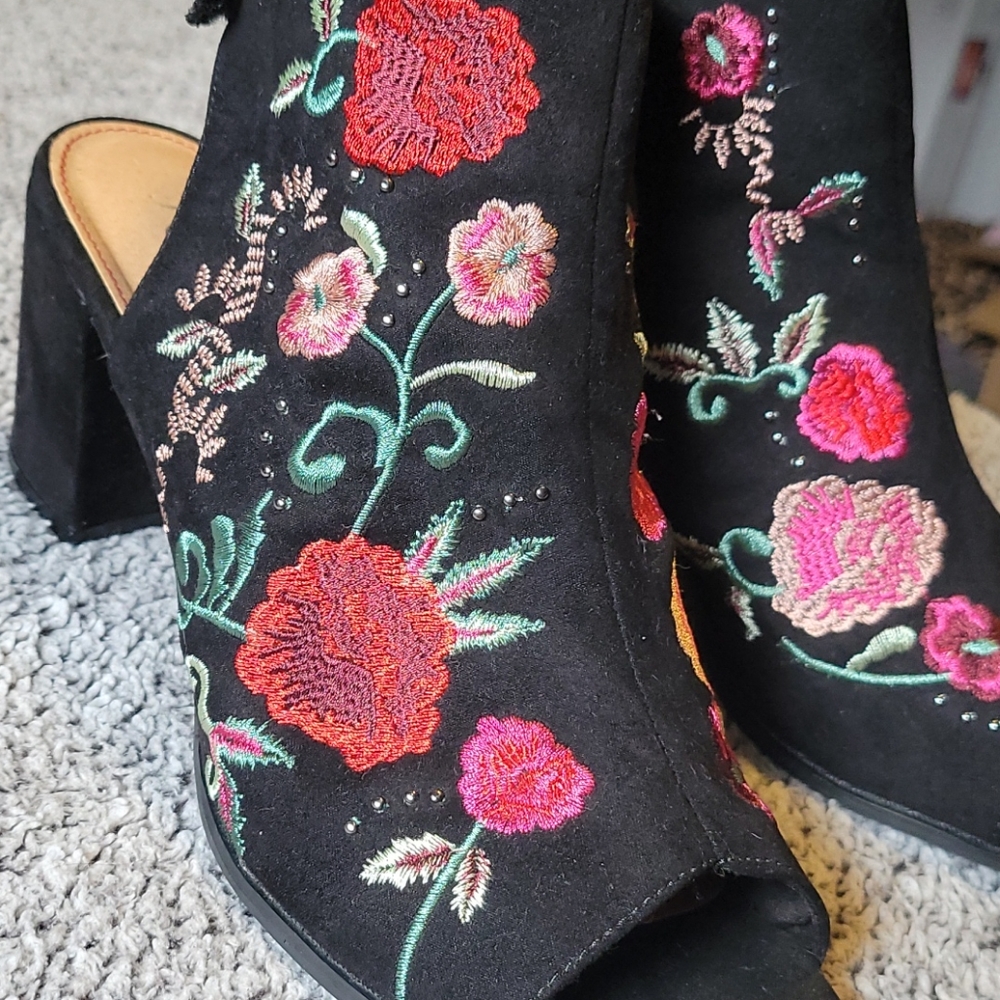 (SOLD) Floral Booty Heels